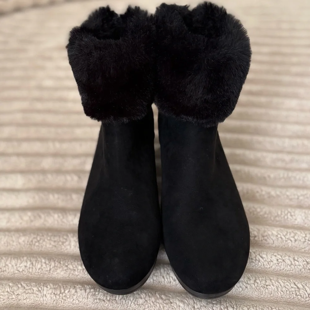 DKNY Abri Wedge Booties Black Faux Fur Trim Zip Women's Size 8